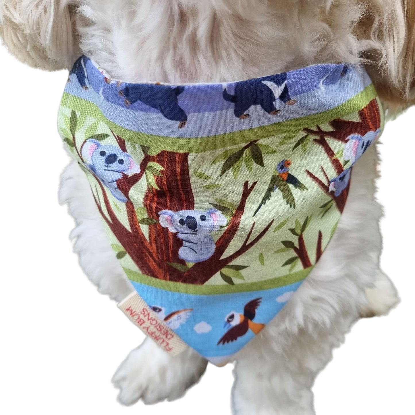 Aussie Themed Pet Bandana Close up around dogs neck