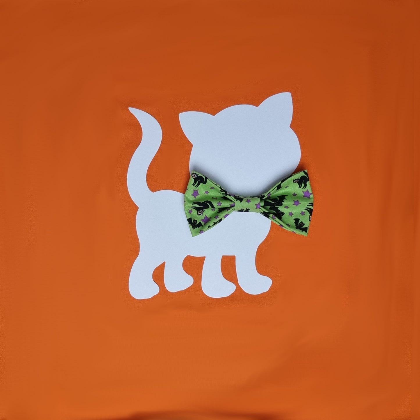 Large Bowtie - Green with Black Cats & Bats with Purple Stars