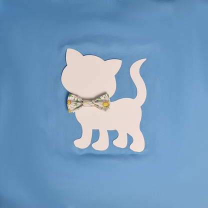 Small Bowtie with Daisy Pattern